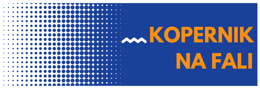 szkolny baner - pomarańczowy tekst "Kopernik na fali" na niebieskim tle.